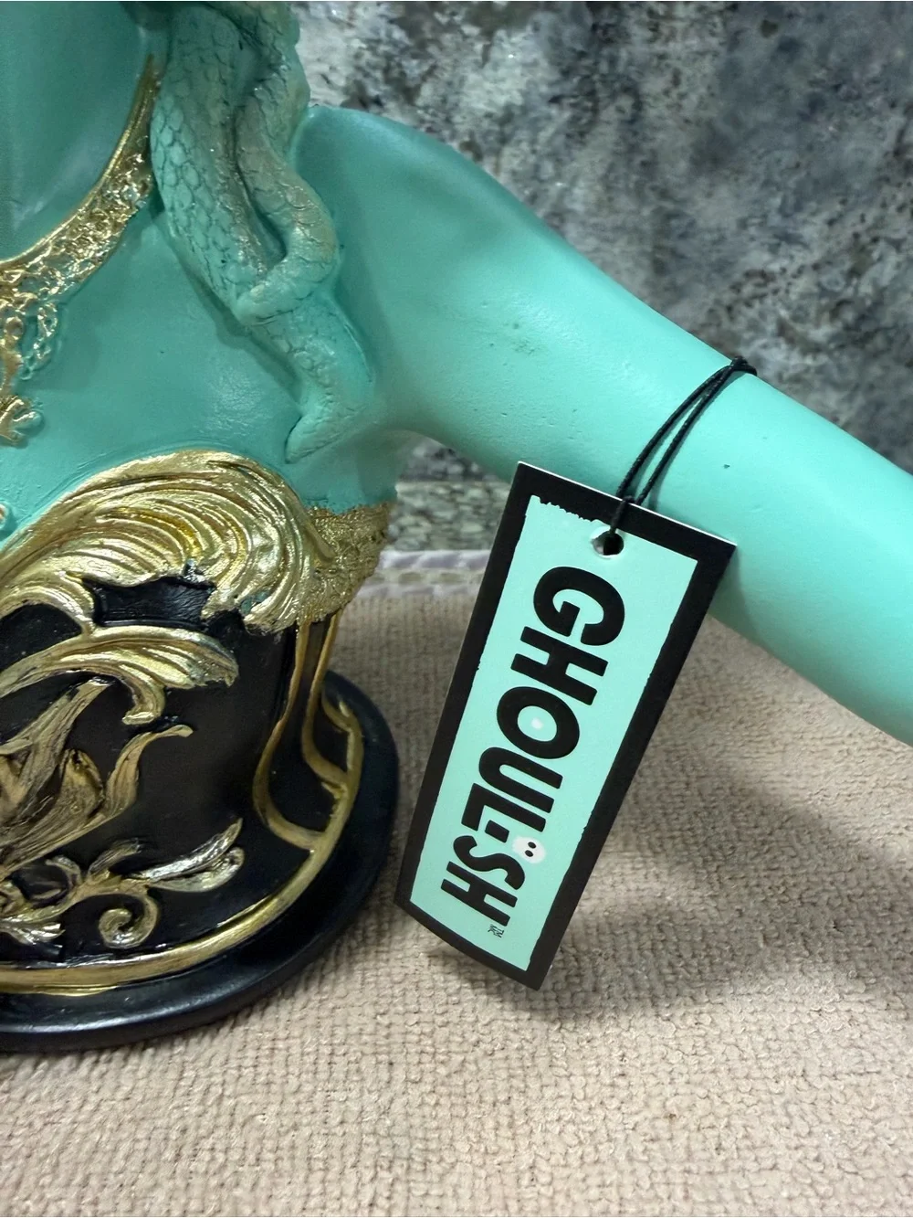 Ghoulish Medusa Selfie Halloween Decor | NWT 12.5”